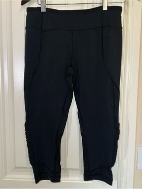 Lululemon Lightweight Cropped Power Leggings Size 8